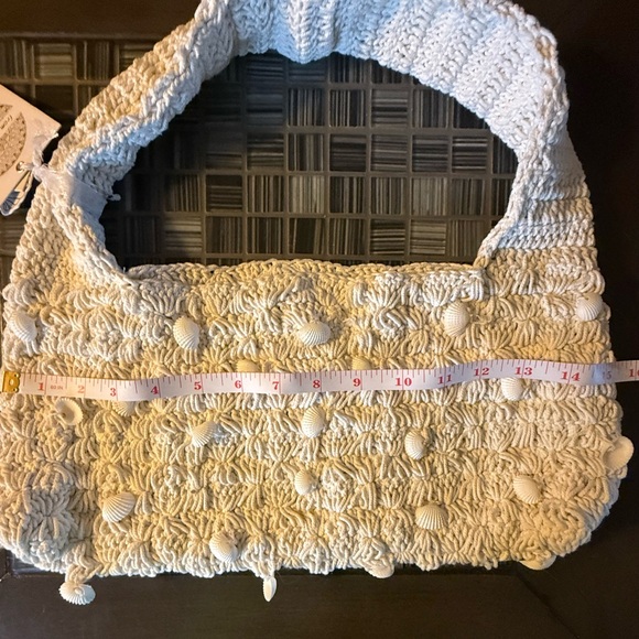 FROM INDIA TO YOU Handcrafted Macrame Bag With Shales. - Picture 6 of 8